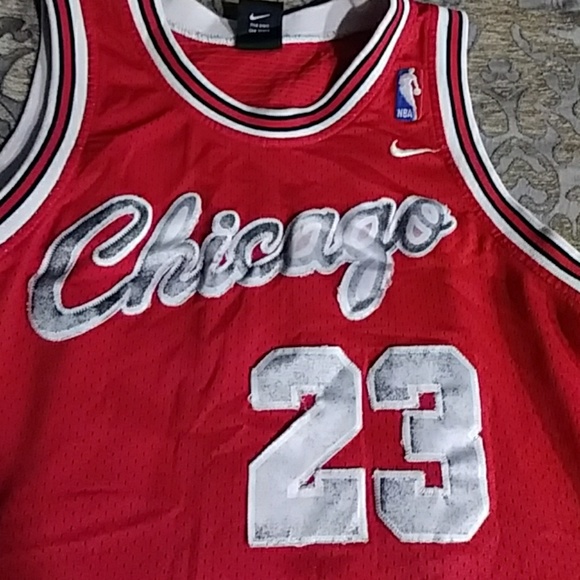 Micheal Jordan Bulls Jersey - Picture 6 of 6